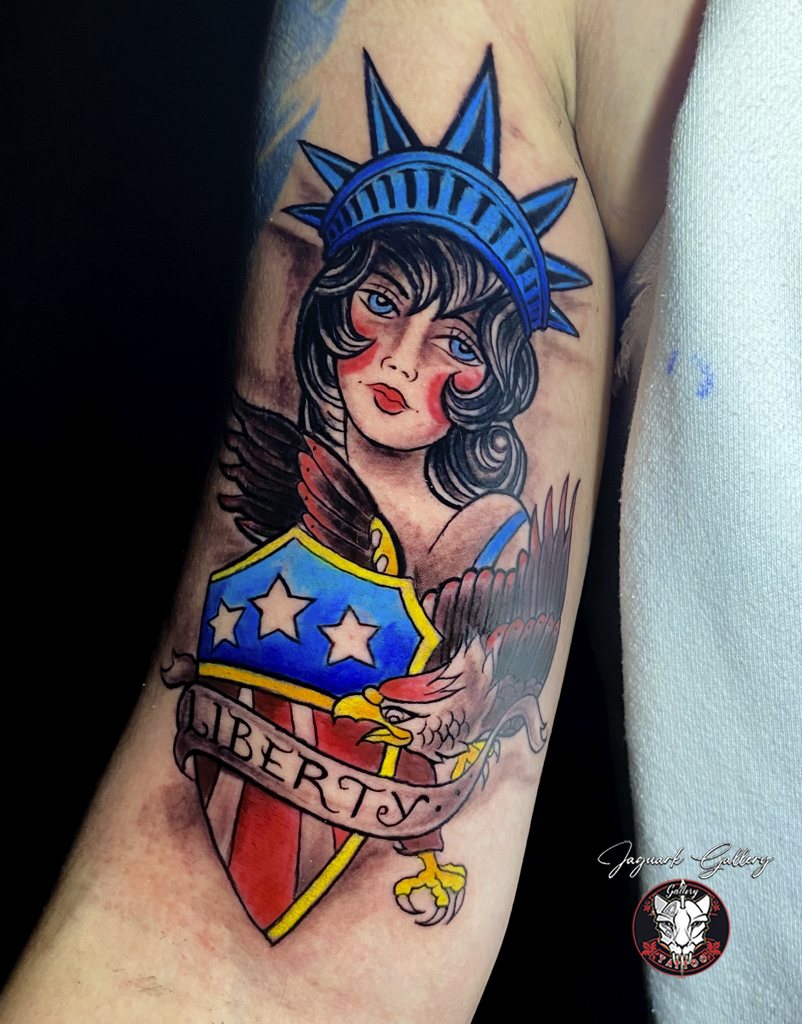 Tatuaje-jaguark-estatua-libertad-karlosbart
